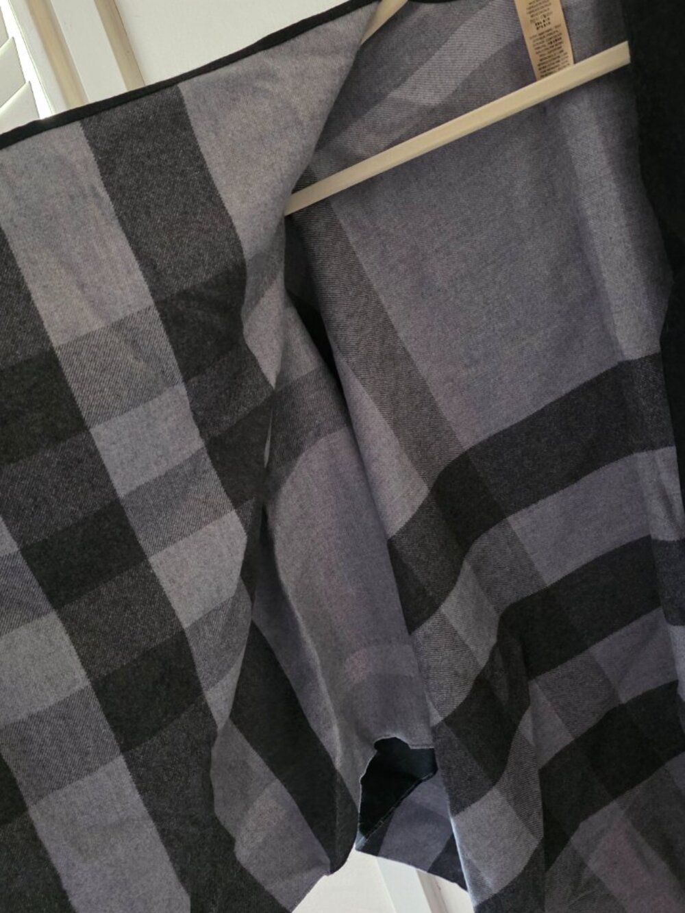Burberry - Picture 7 of 16